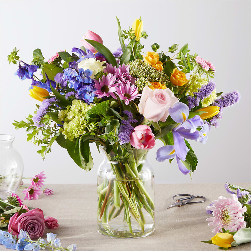 Pastel Tradition - A Florist Original – ANTONIO FLOWERS & GIFTS, Miami FL