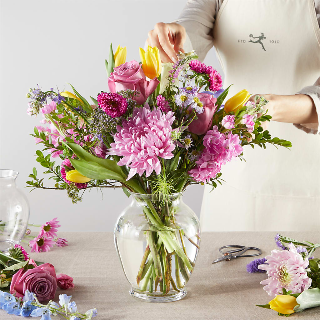 Pastel Tradition - A Florist Original – ANTONIO FLOWERS & GIFTS, Miami FL