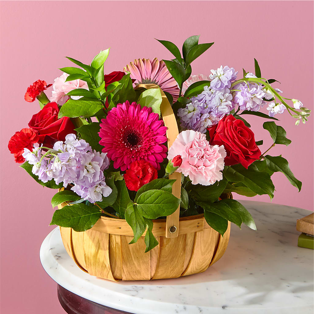 Pink Picnic Basket – ANTONIO FLOWERS & GIFTS, Miami FL