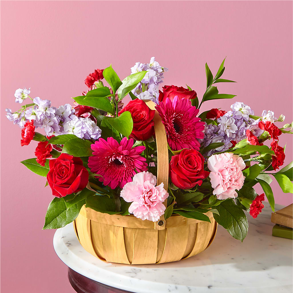Pink Picnic Basket – ANTONIO FLOWERS & GIFTS, Miami FL