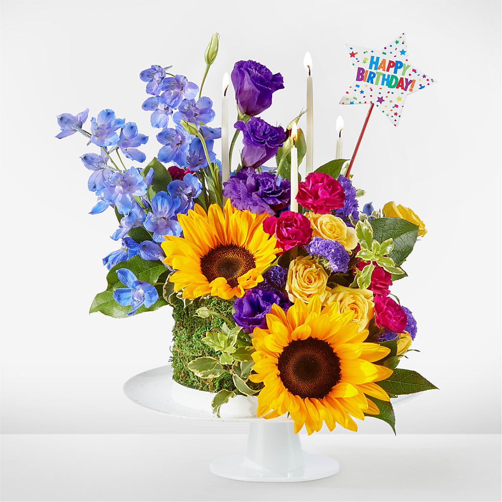 Star of the Day Floral Cake – ANTONIO FLOWERS & GIFTS, Miami FL