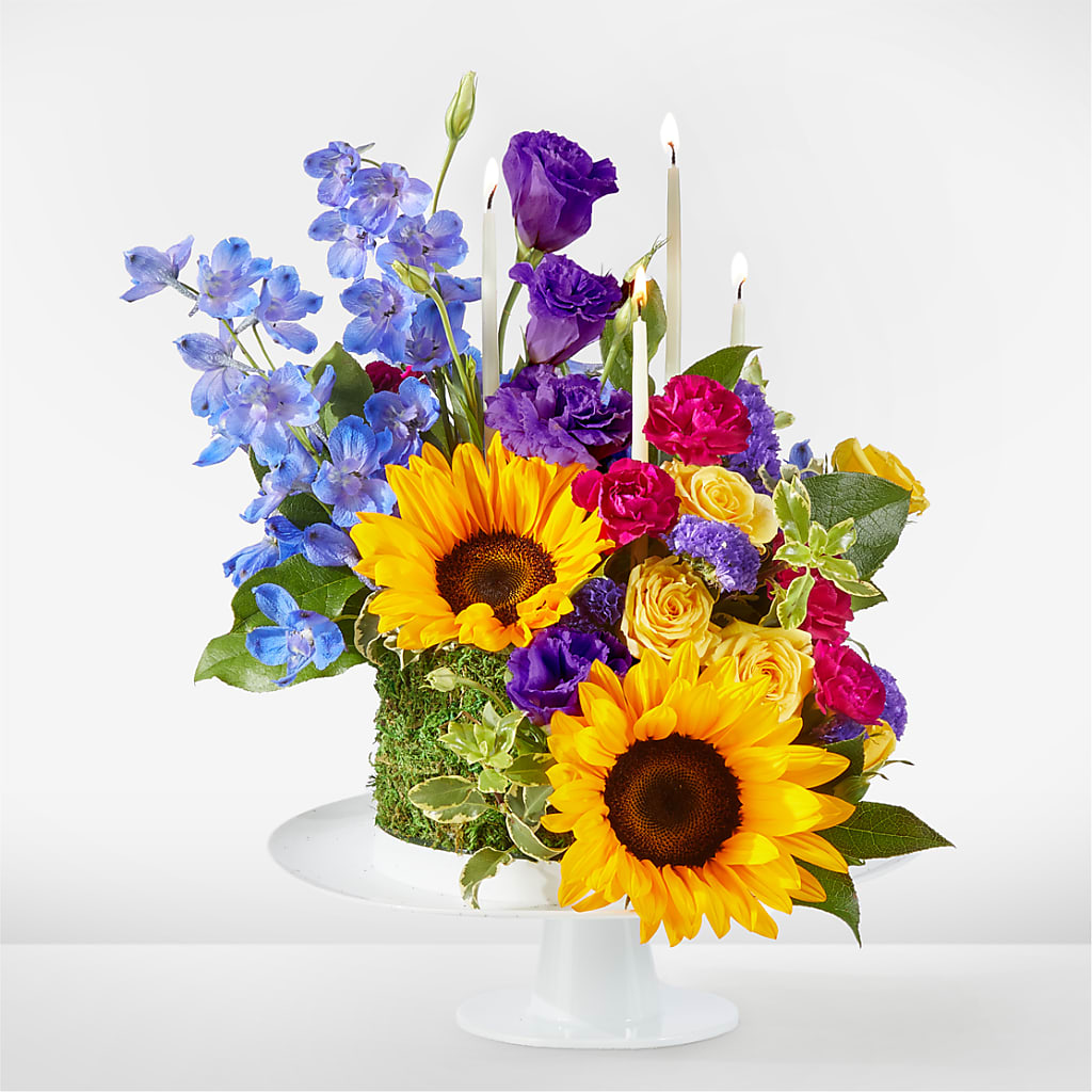 Star of the Day Floral Cake – ANTONIO FLOWERS & GIFTS, Miami FL