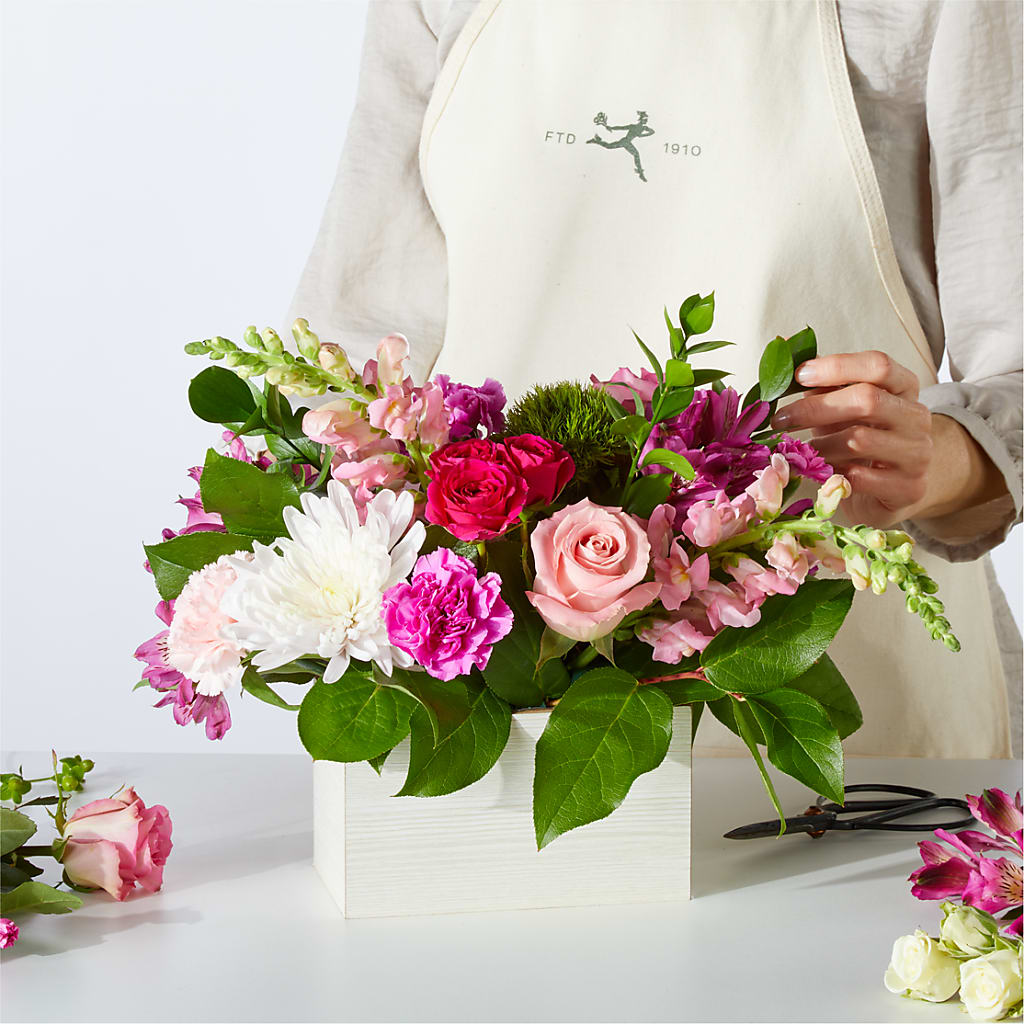 Sweetberry Box – A Florist Original – ANTONIO FLOWERS & GIFTS, Miami FL
