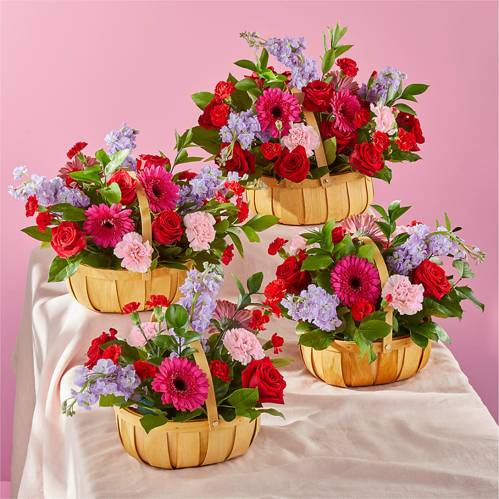 Pink Picnic Basket – ANTONIO FLOWERS & GIFTS, Miami FL