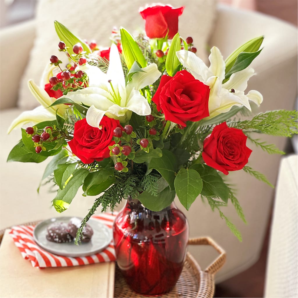 Evergreen Delight Bouquet – ANTONIO FLOWERS & GIFTS, Miami FL