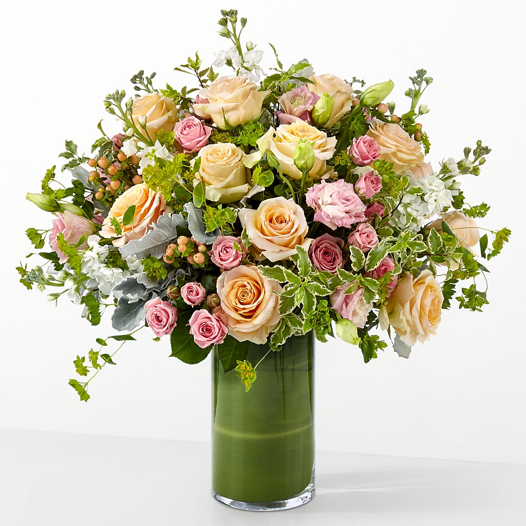 The Glamour Shot – ANTONIO FLOWERS & GIFTS, Miami FL