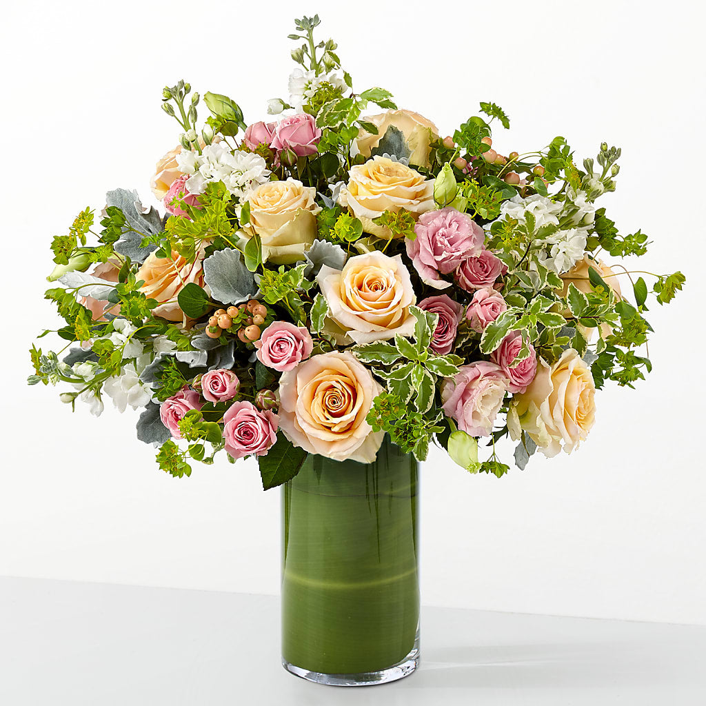 The Glamour Shot – ANTONIO FLOWERS & GIFTS, Miami FL